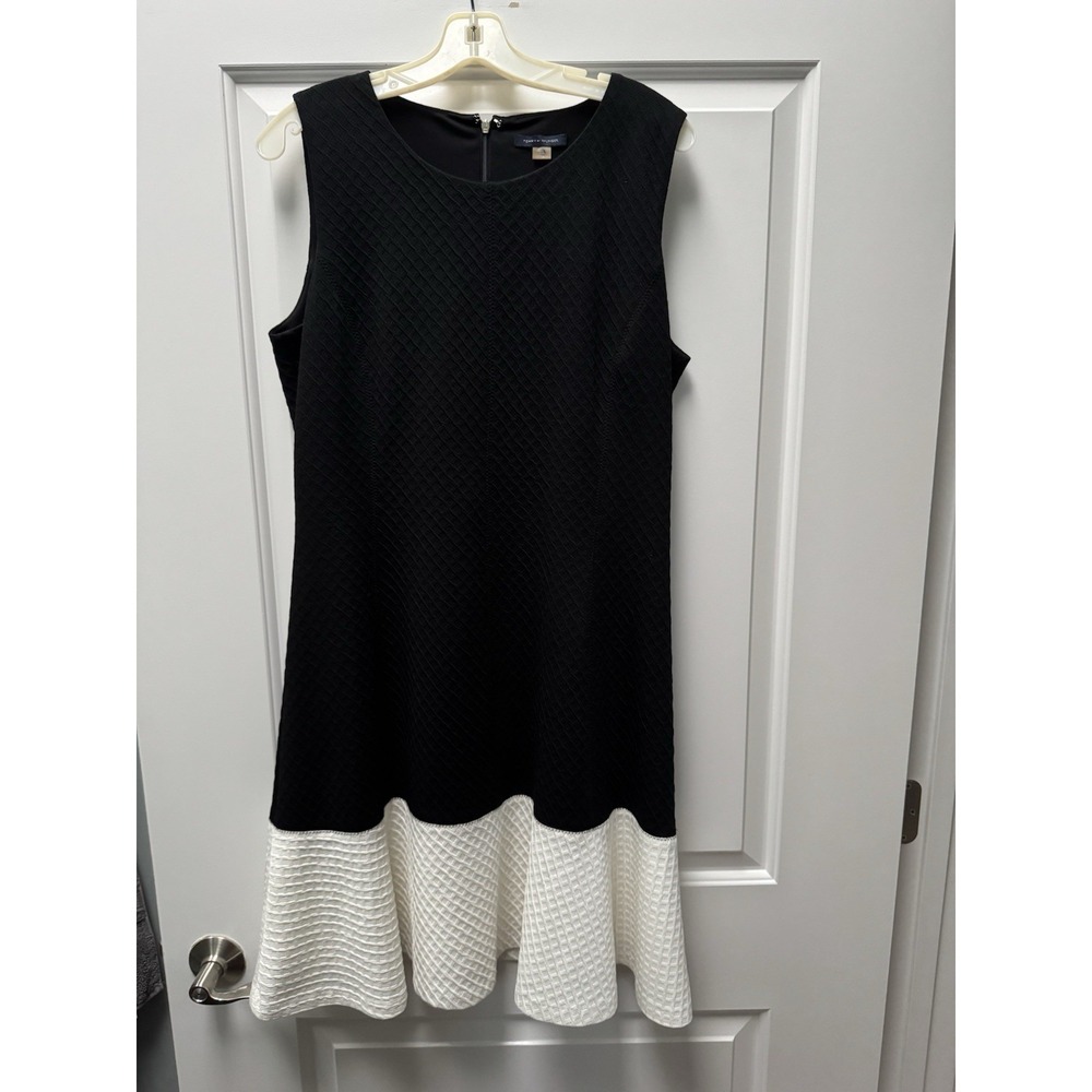 Tommy Hilfiger Dress 14 Black White Colorblock Shift Textured Flounce Ruffle Hem